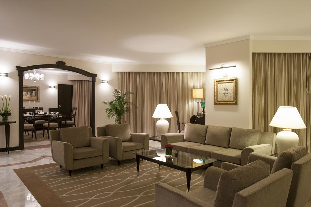 Danat Al Ain Resort Kültér fotó A living room