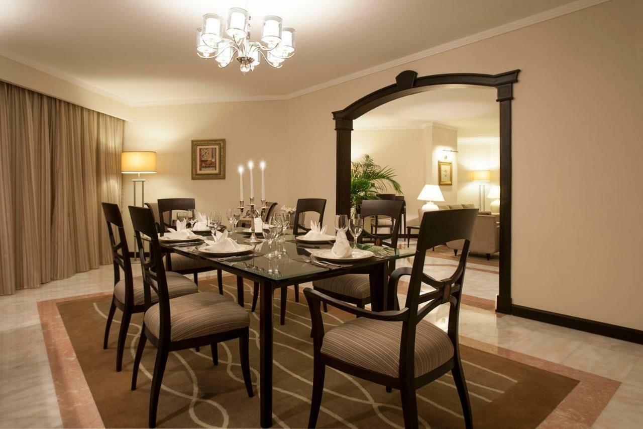 Danat Al Ain Resort Kültér fotó A dining room